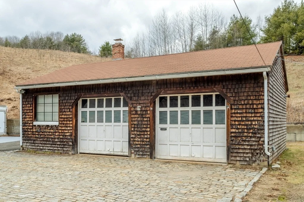 Photo of 142 State Road East