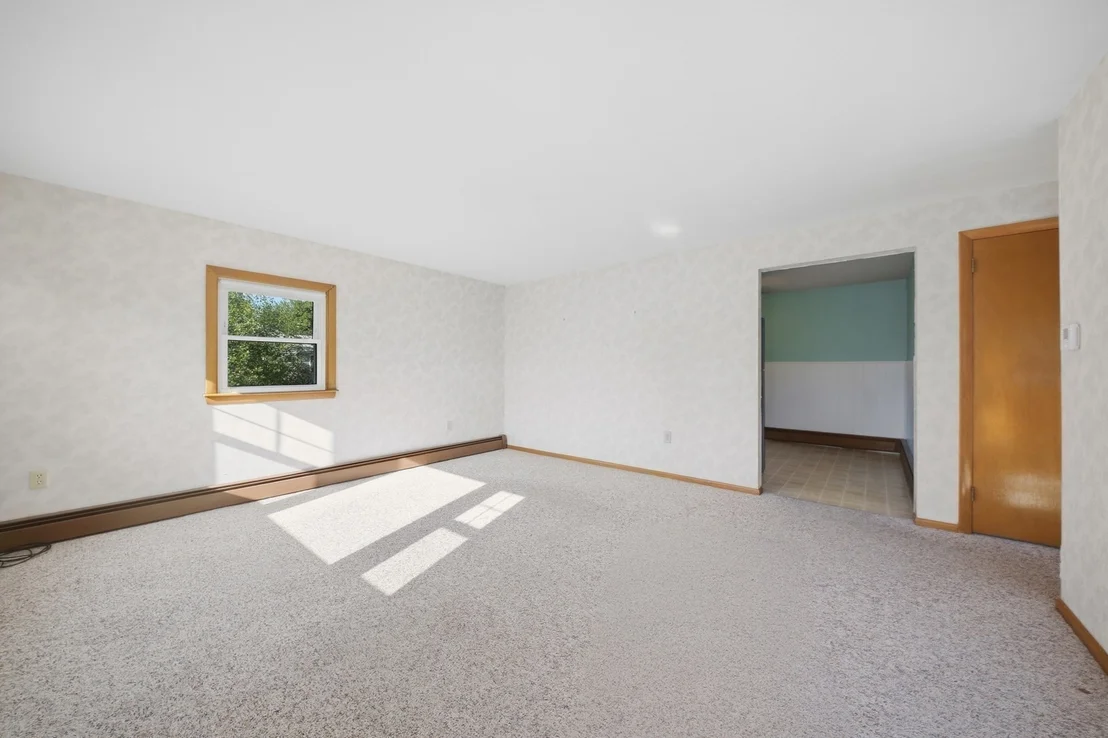 Photo of 44 Memorial Dr