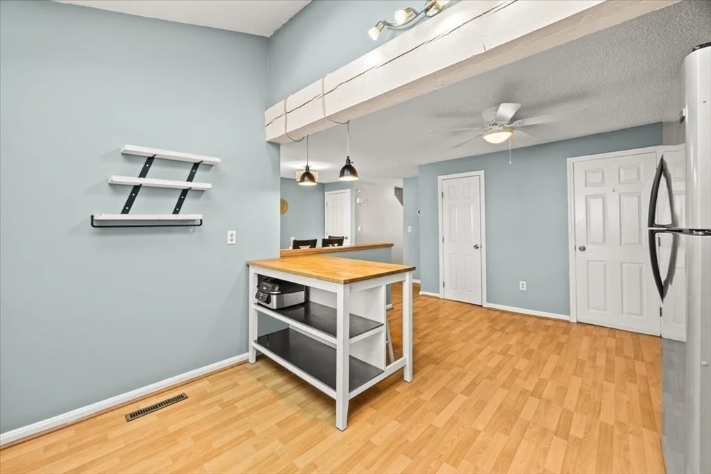 Photo of Unit 1 at 6 Robin Circle