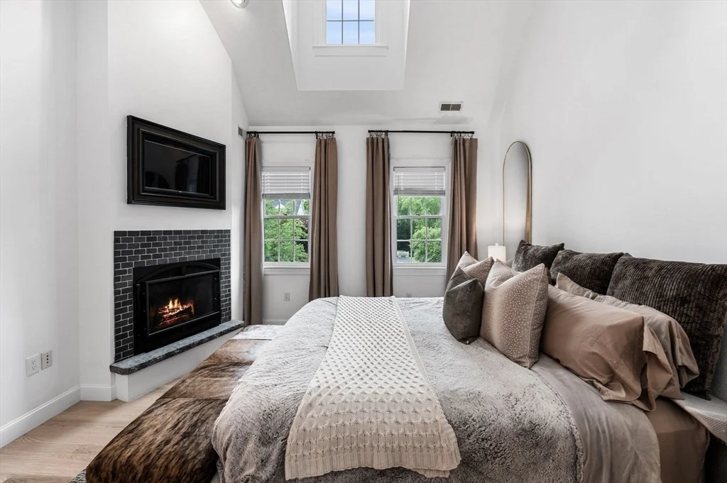 Photo of 12 Tarbox Ln