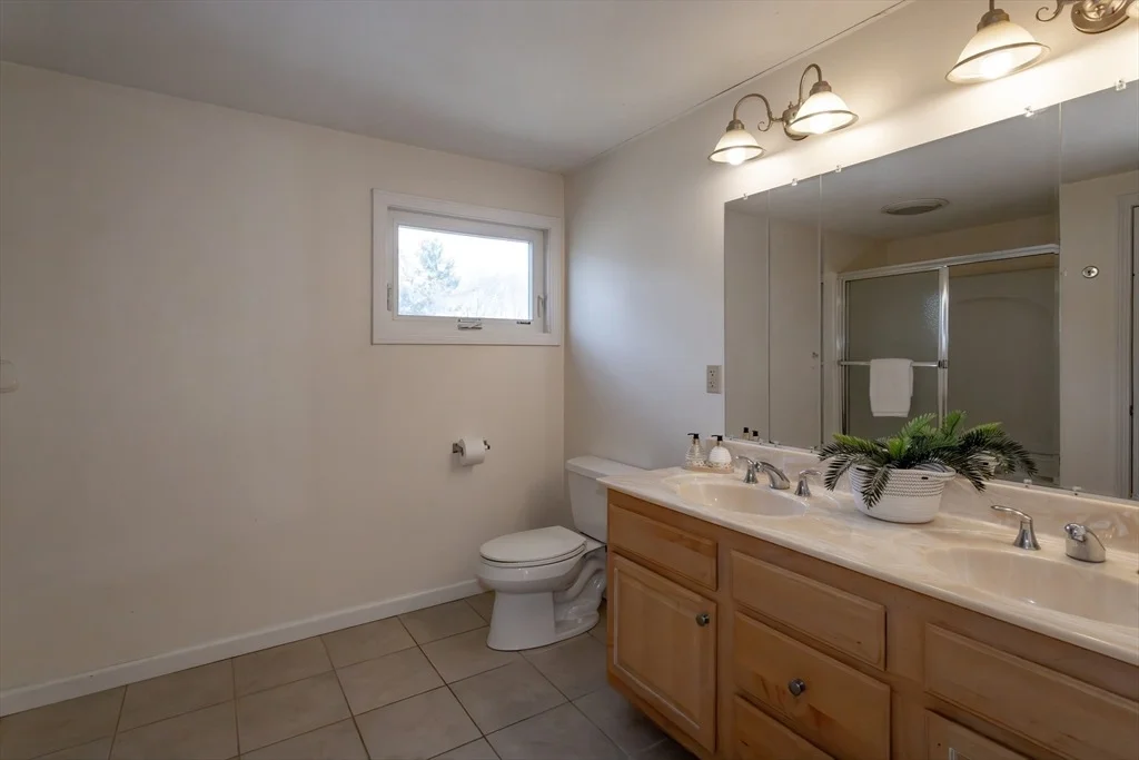 Photo of 42 Mockingbird Ln