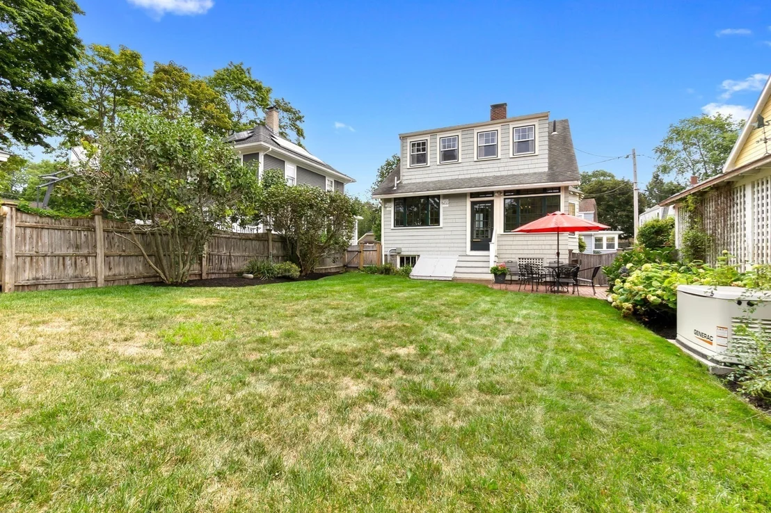 Photo of 10 Giddings Avenue