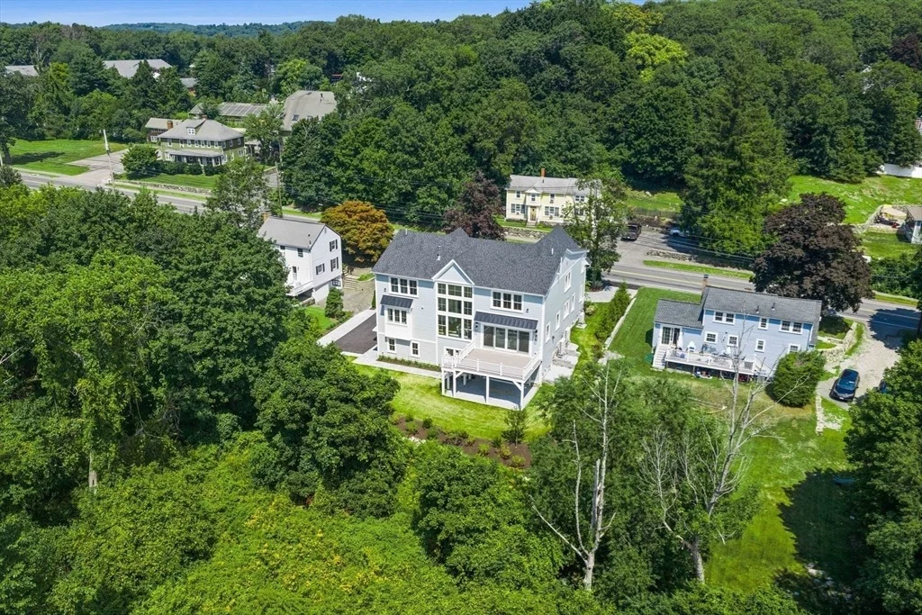 Photo of 320 Concord Avenue