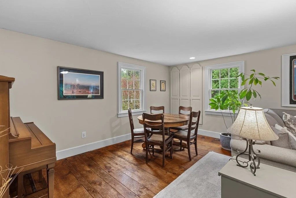 Photo of 292 Warren Rd