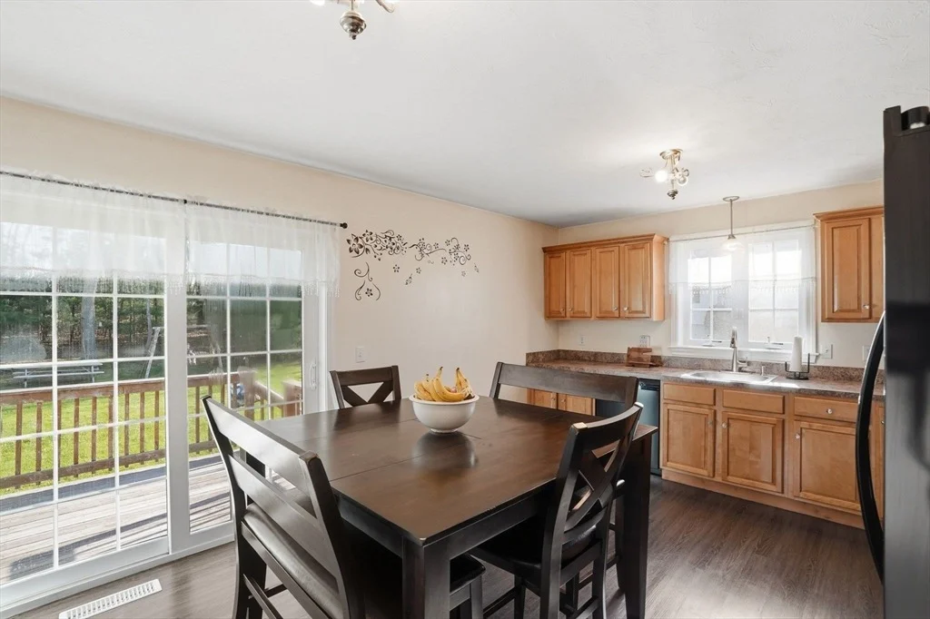Photo of 943 Stonegate Lndg
