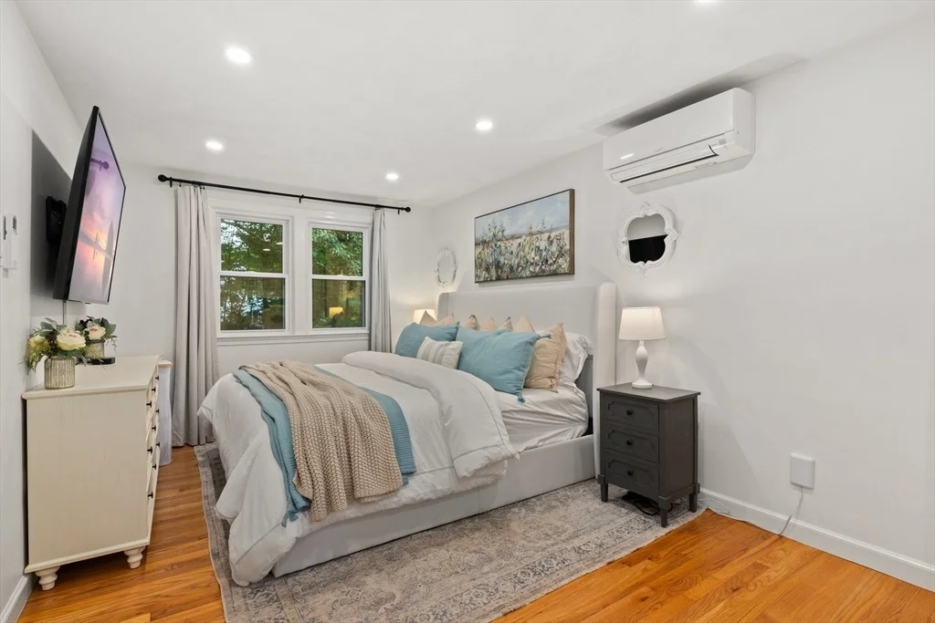 Photo of 148 Upton Rd