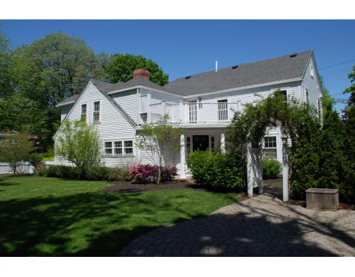 Photo of 318 Main St