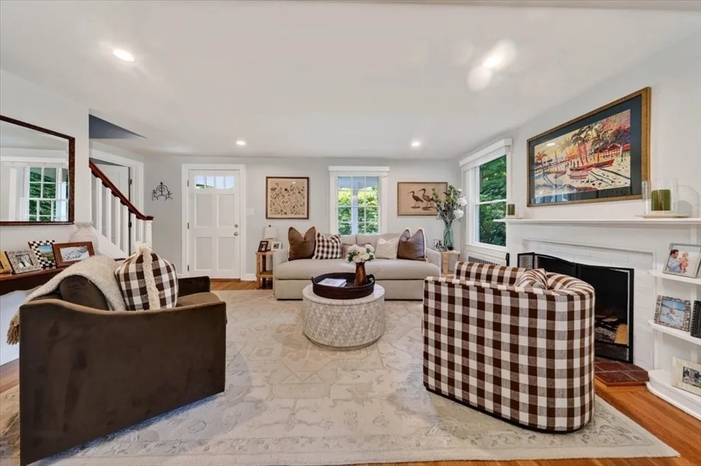 Photo of 14 Bradley Woods Dr