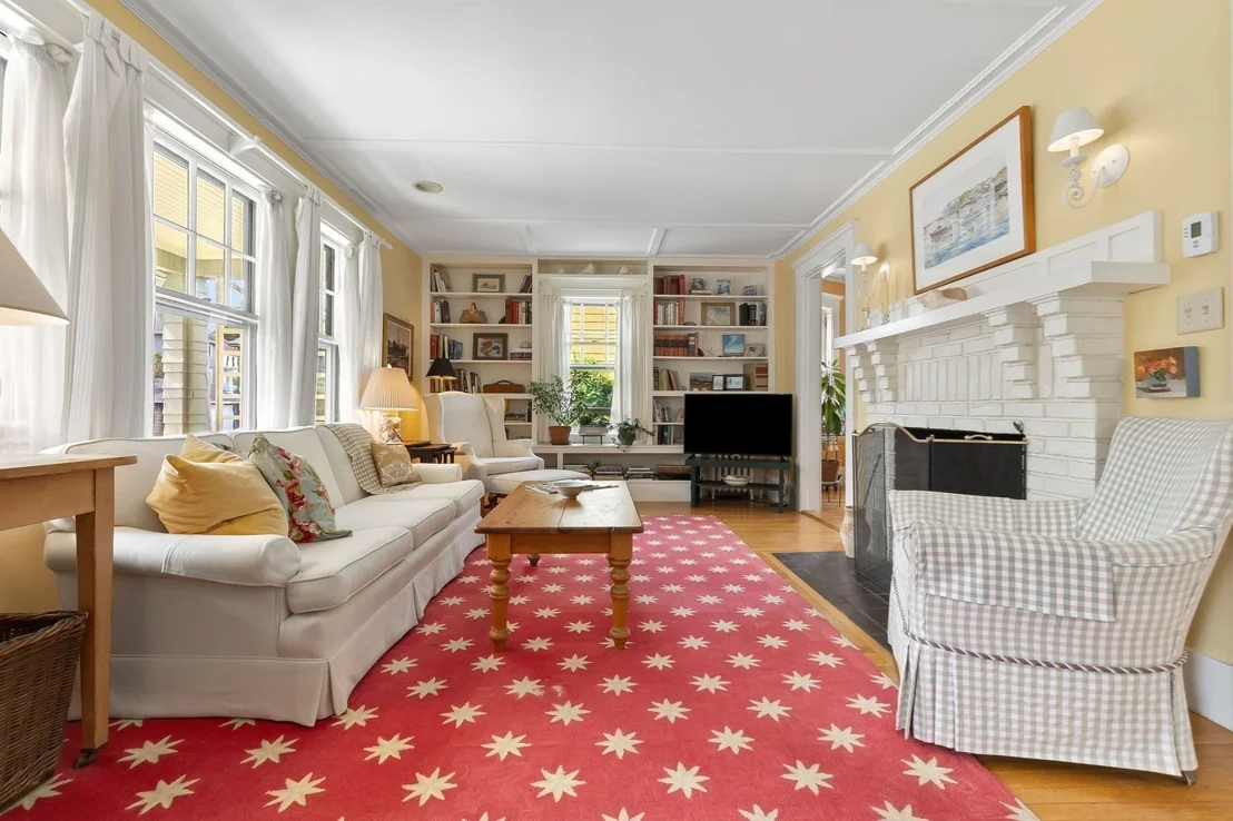 Photo of 10 Giddings Avenue