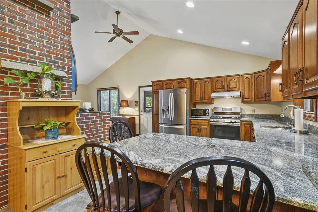 Photo of 28 Beacon Street
