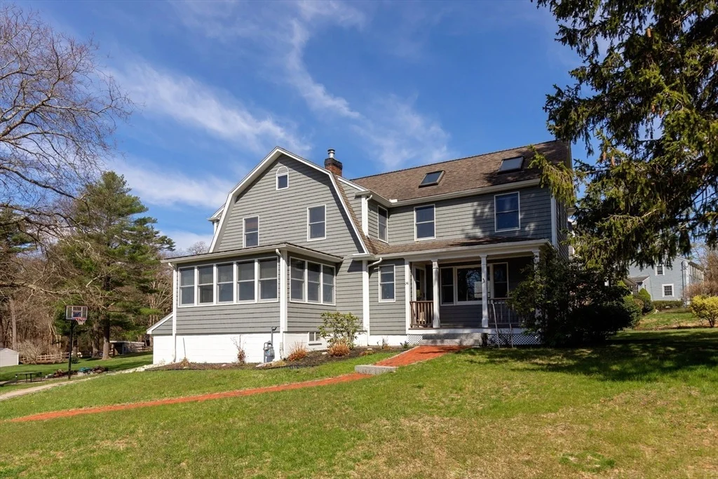 Photo of 241 Sandy Hill Dr