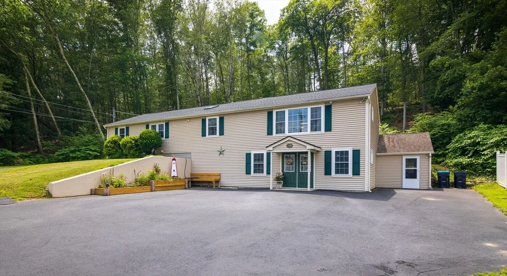 Photo of 213 Pomfret