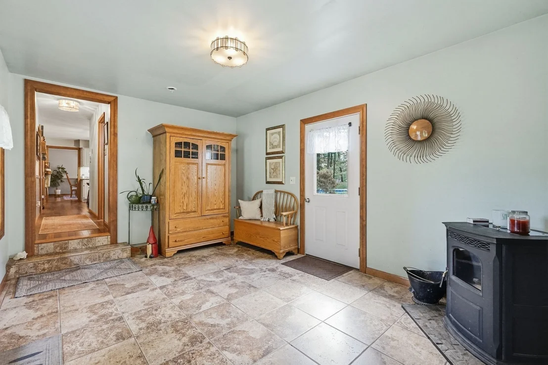 Photo of 6 Brittany Dr