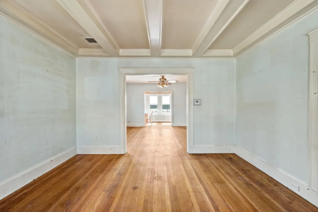 Photo of 28 Roosevelt Ave