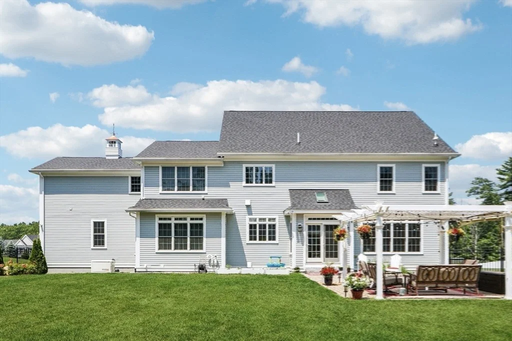Photo of 8 Spring Hill Farm Road