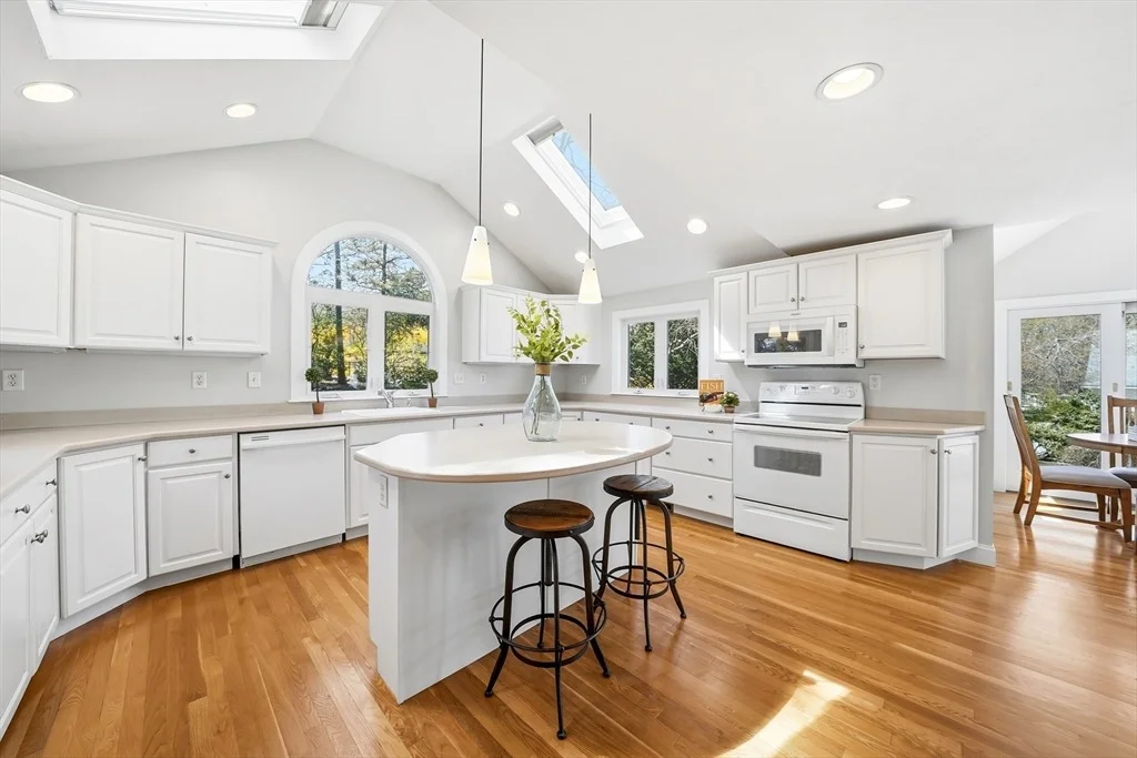 Photo of 98 Blossomcrest Rd