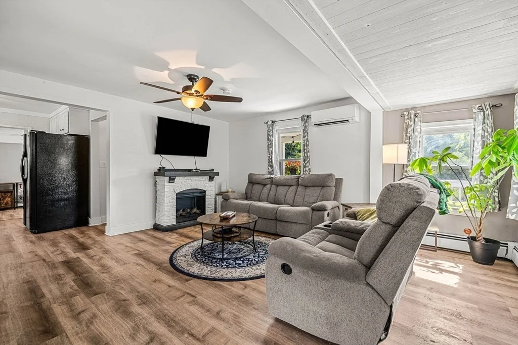 Photo of 22 Loring Rd