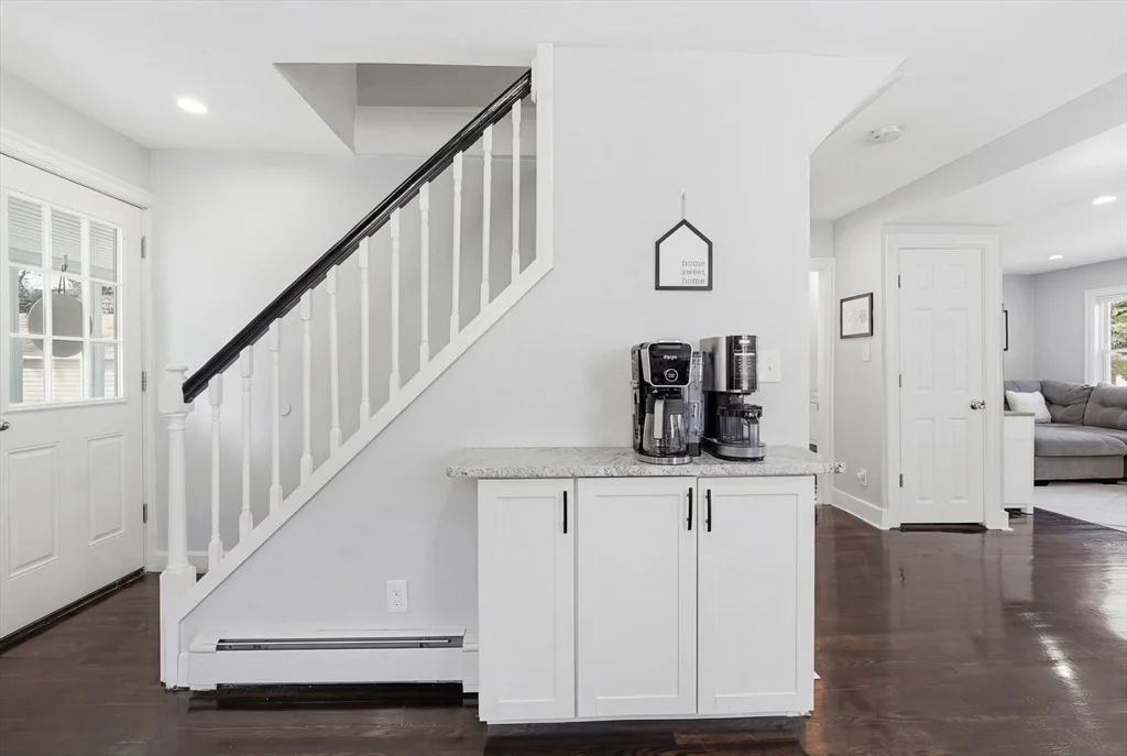 Photo of 17 Lansing Ave