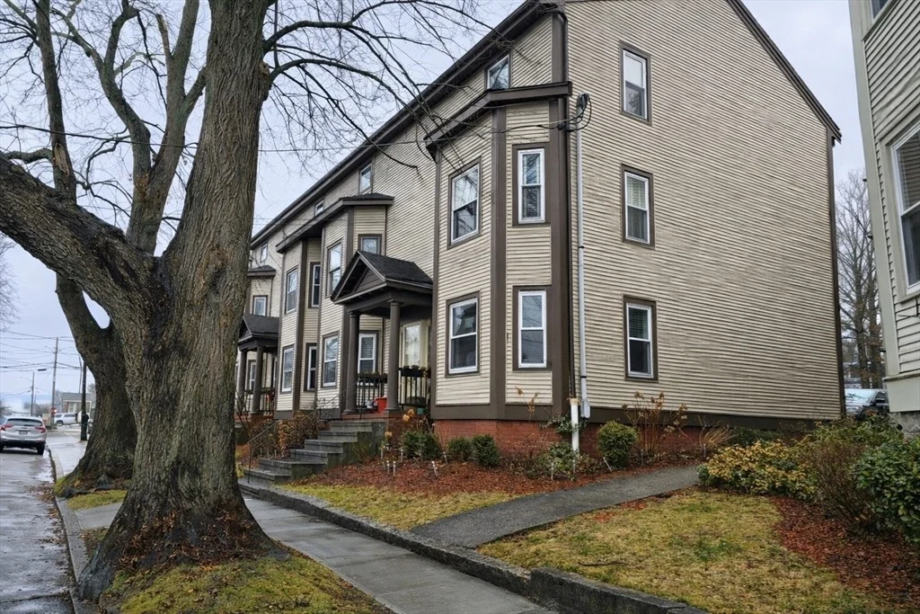 Photo of Unit 3 at 528 Cherry St.