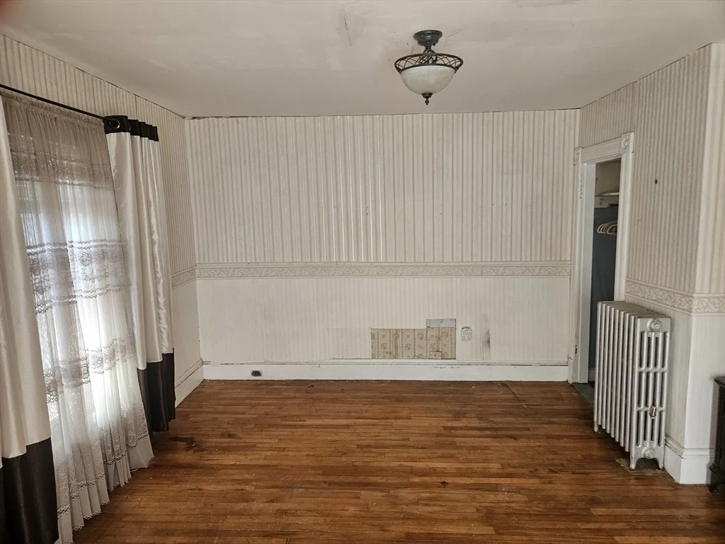 Photo of 399 Stevens