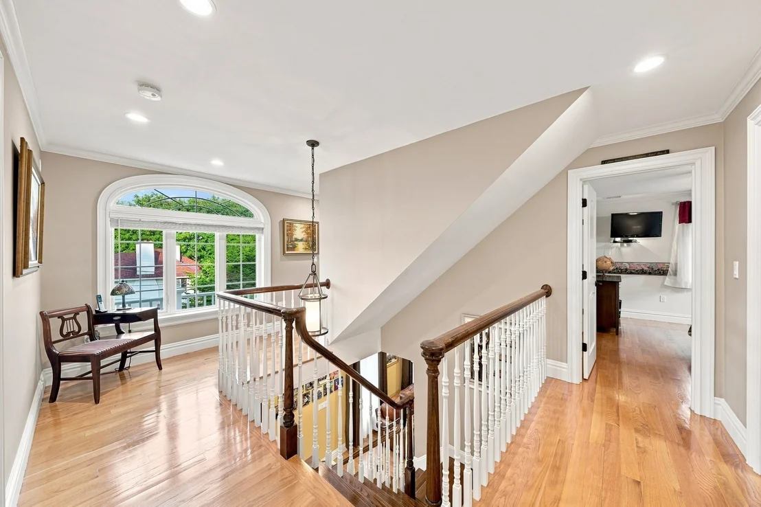 Photo of 5 Dell Ave