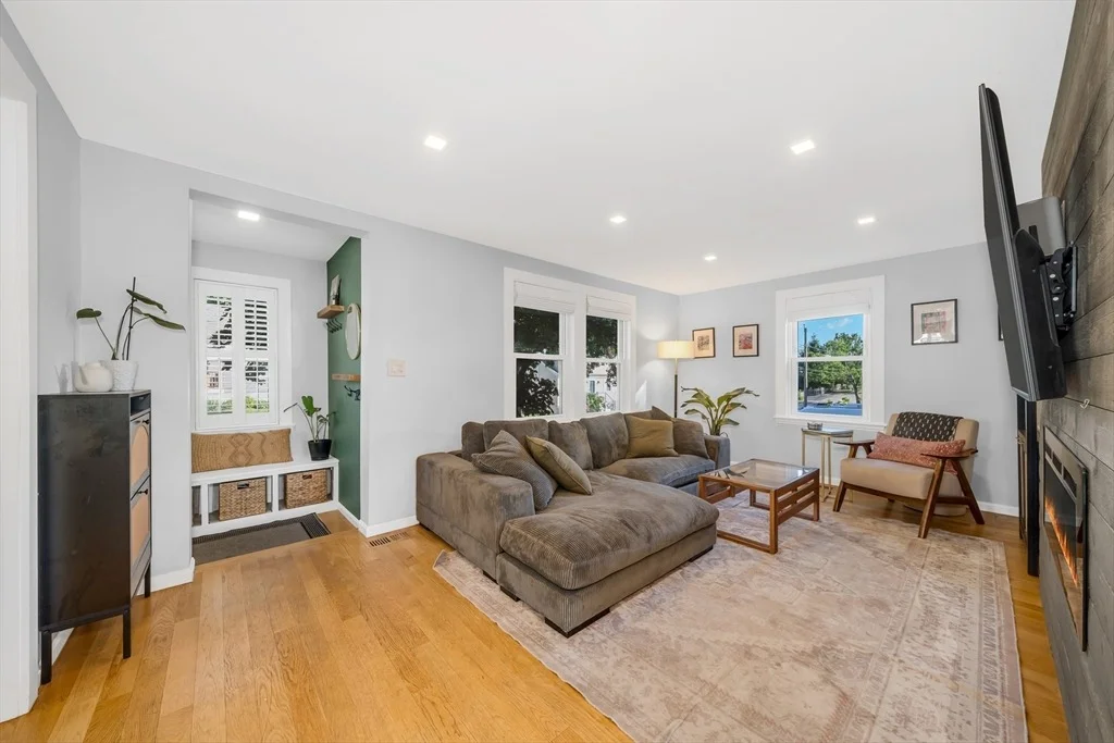 Photo of 37 Hillcrest Ave