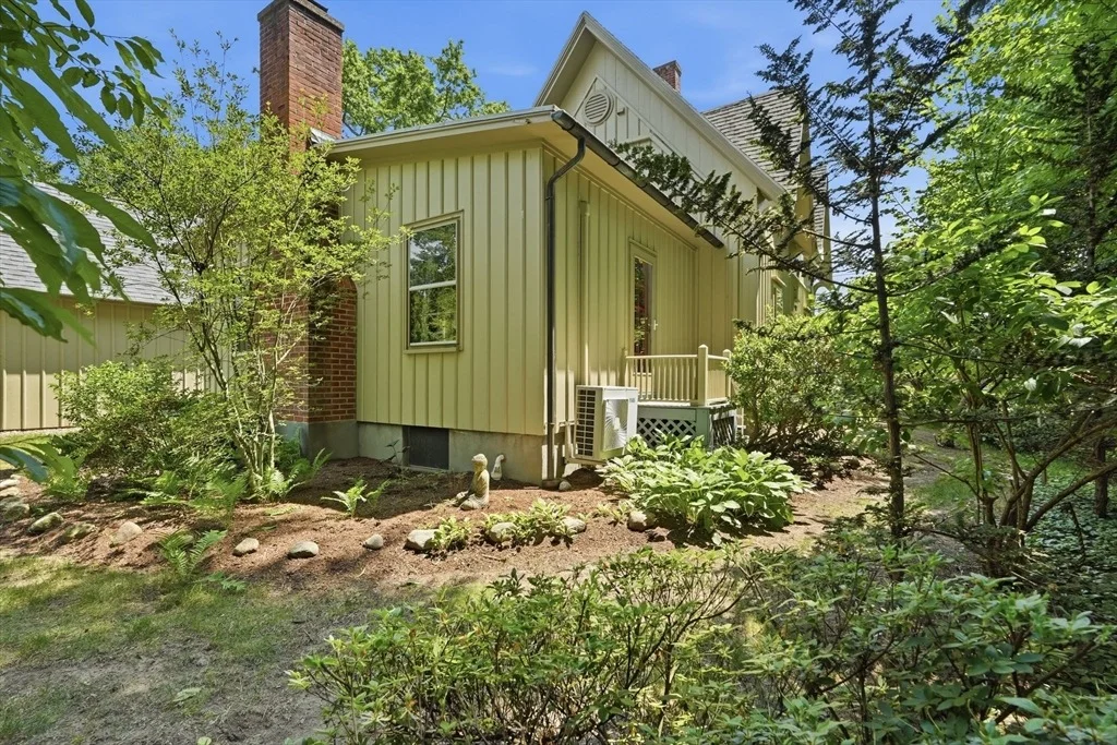 Photo of 38 Round Hill Road