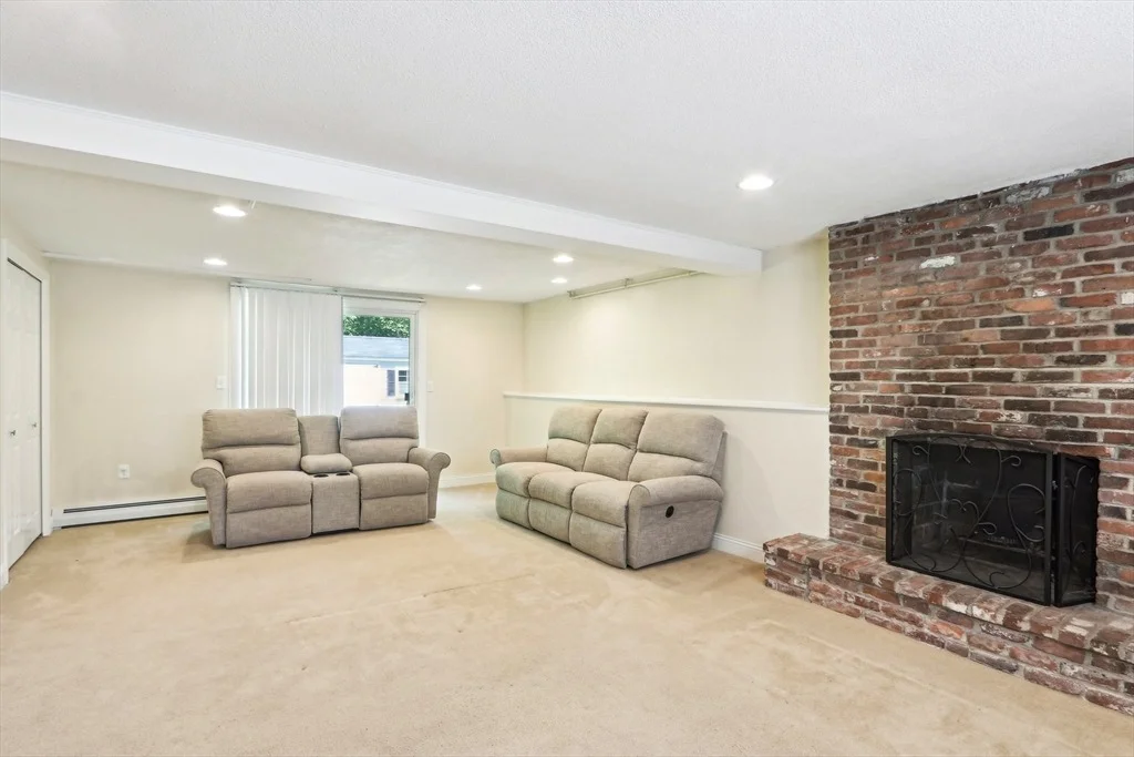 Photo of 181 High Plain Rd