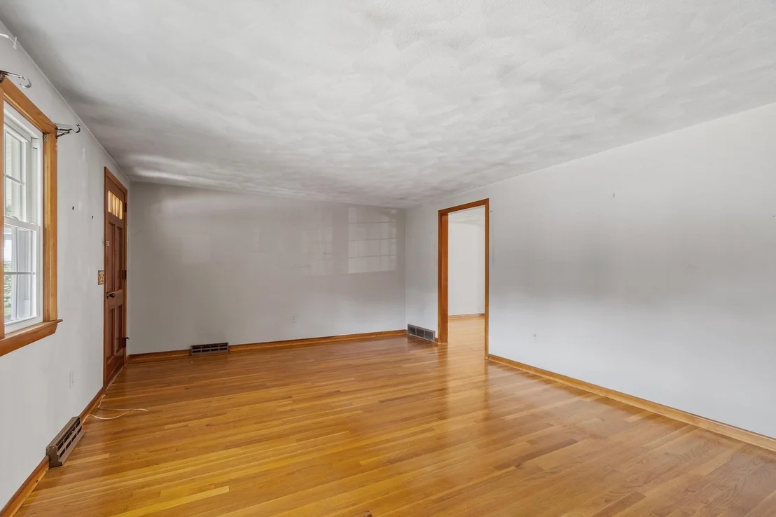 Photo of 6 Fuller Dr