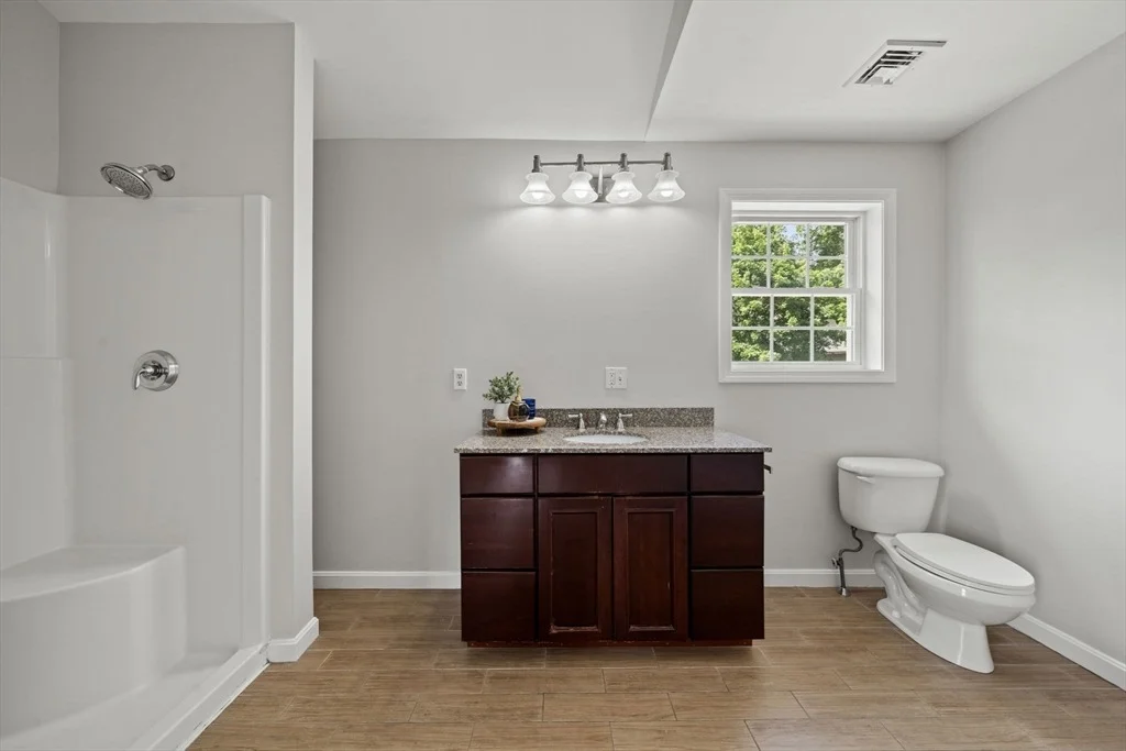 Photo of 8 Woods Hill Cir