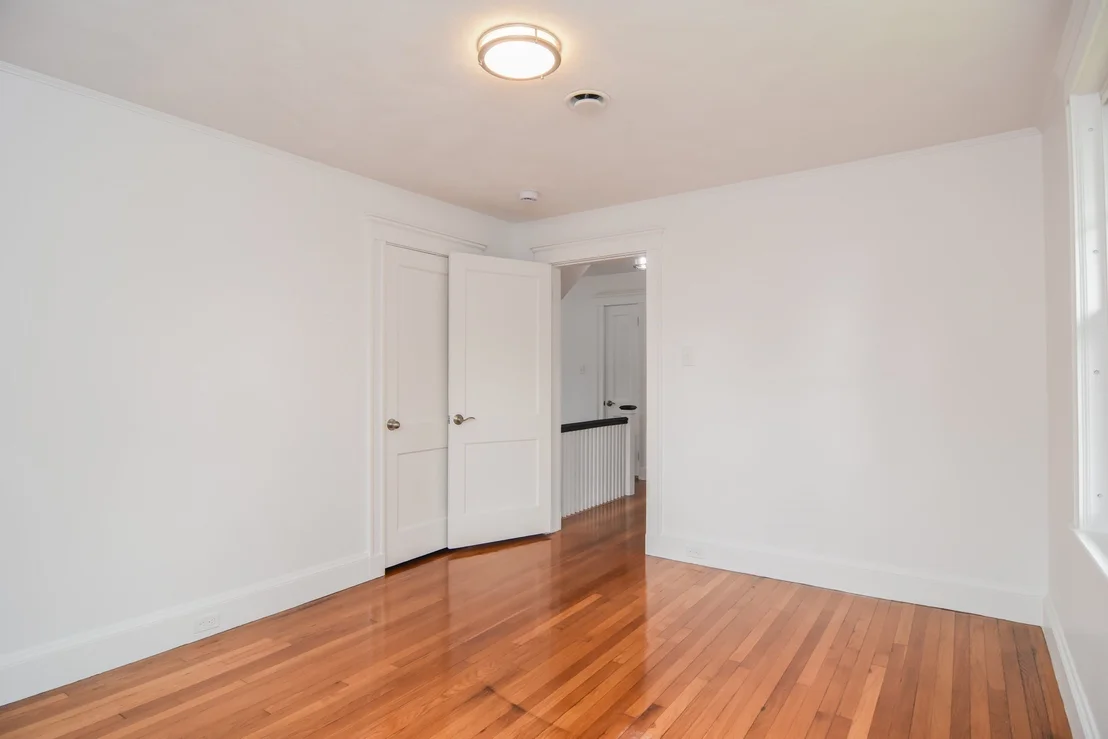 Photo of 19 Stoneleigh Rd