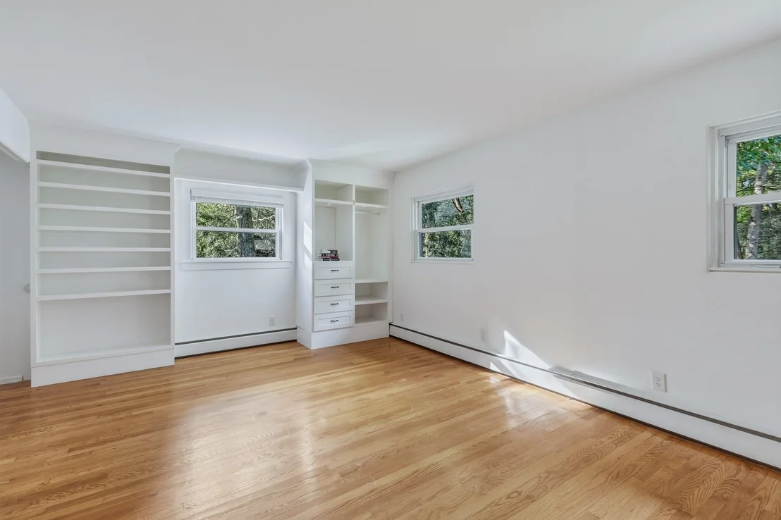 Photo of 34 Skyridge Ln