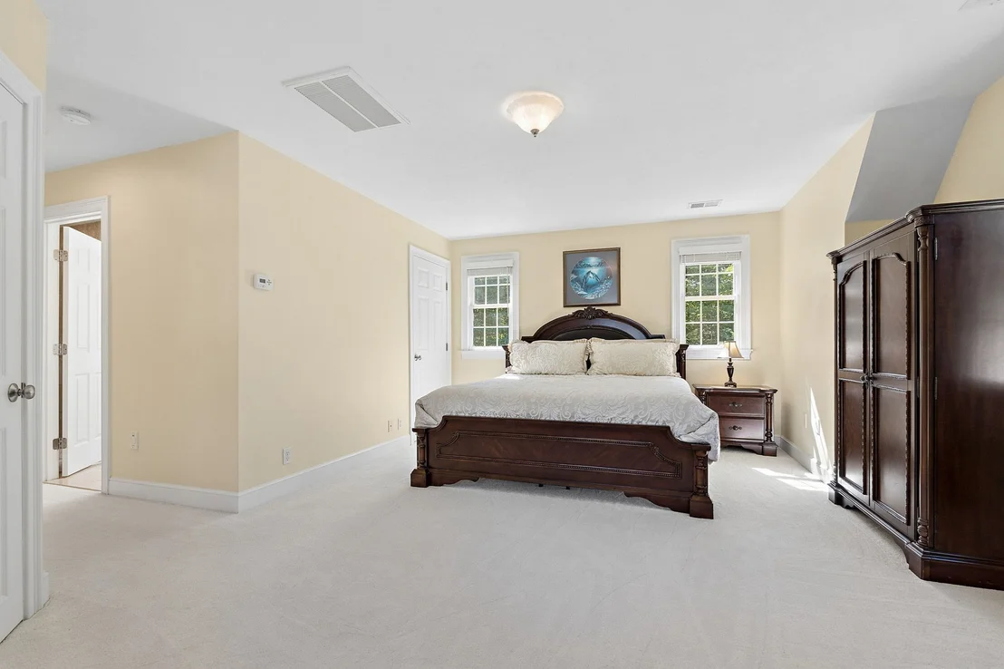Photo of 7 Sylvan Dr