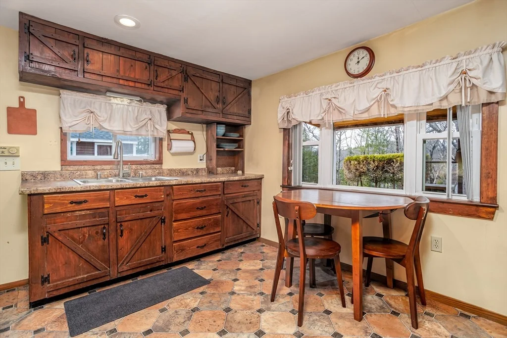 Photo of 227 Log Cabin Road