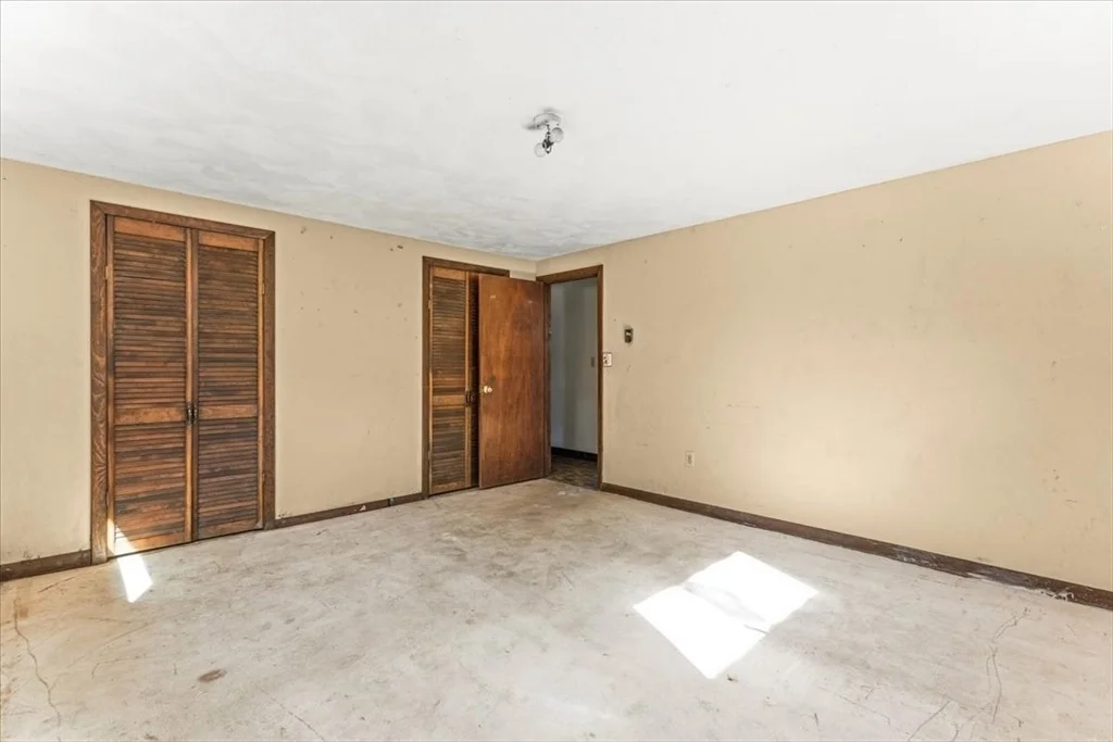 Photo of 55 Burnside Ave
