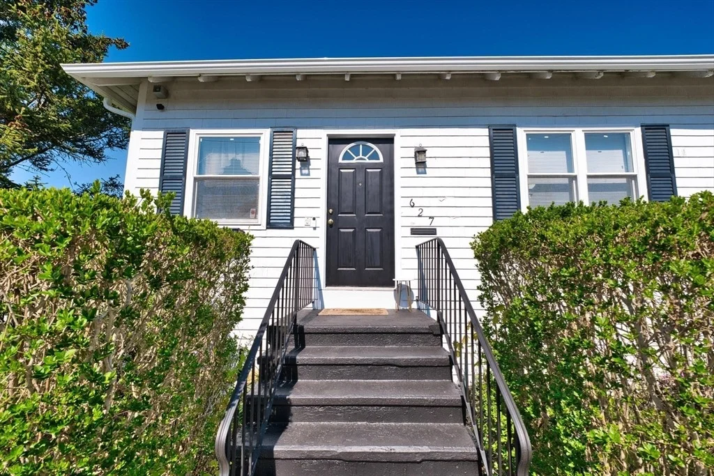 Photo of 627 King St