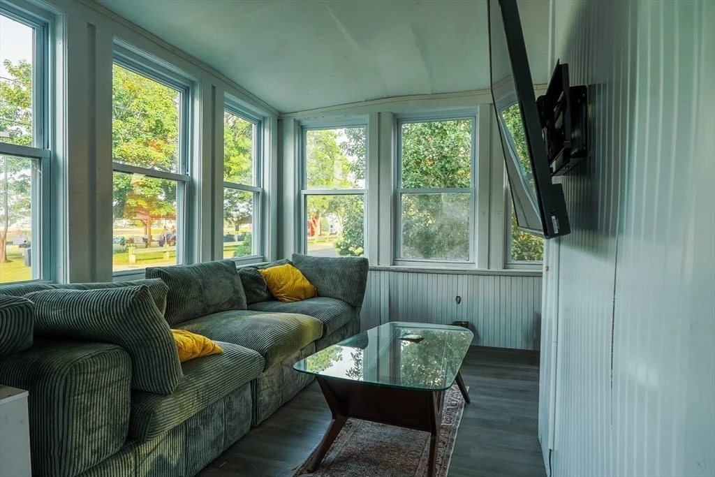 Photo of 33 Bay View Ave