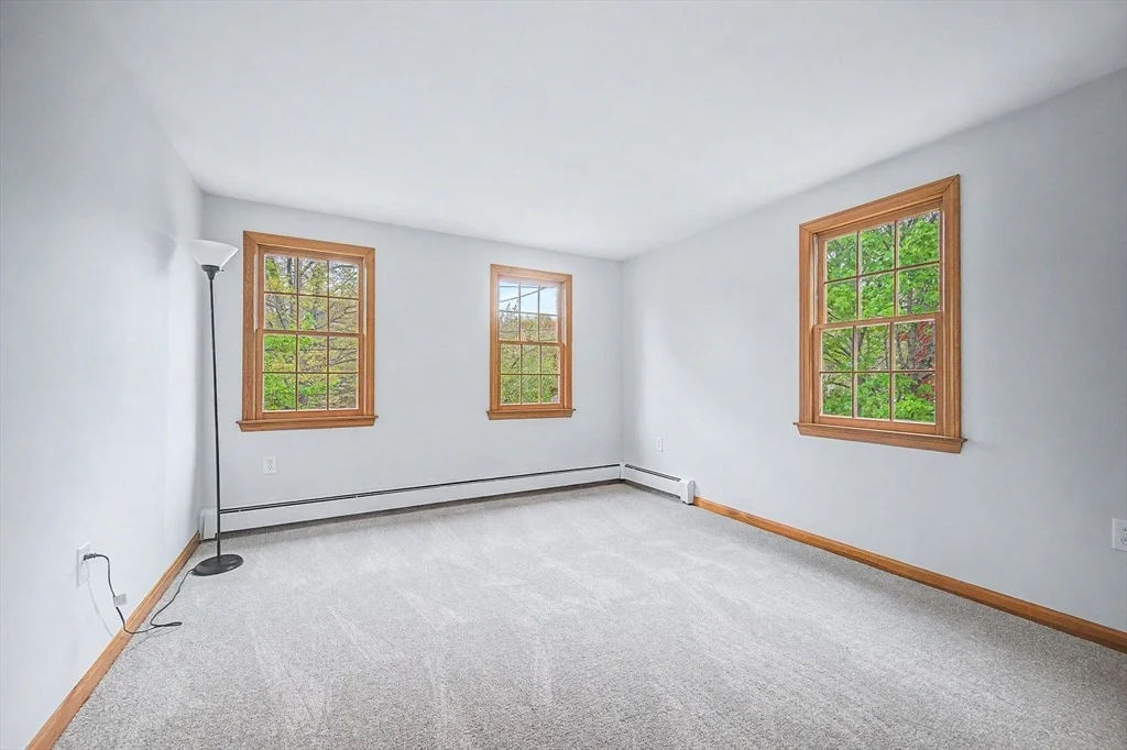 Photo of 8 Thomas Dr