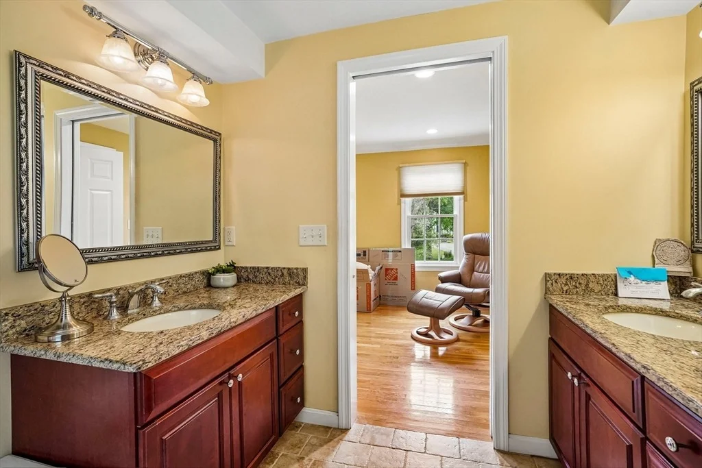 Photo of 2 Berkley Cir