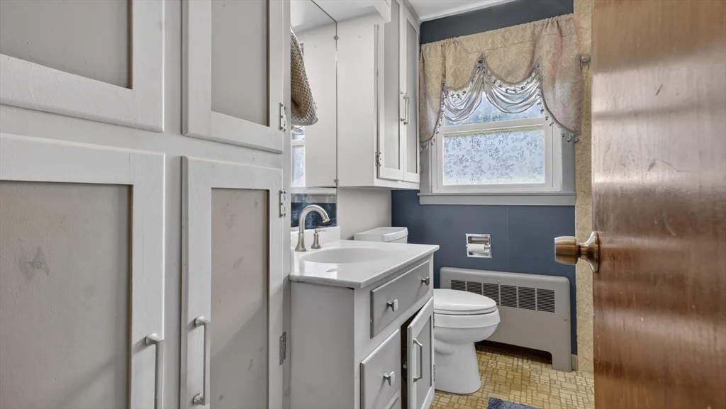 Photo of 31 Shaker Rd