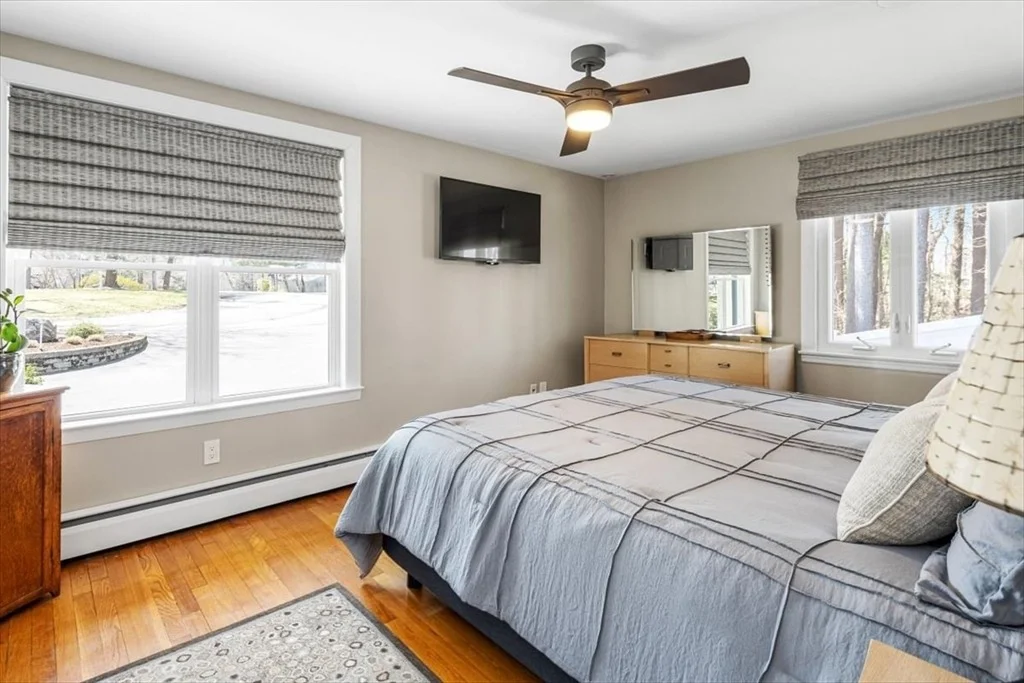 Photo of 7 Peter Hobart Dr