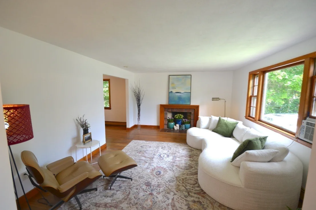 Photo of 84 Oak Street
