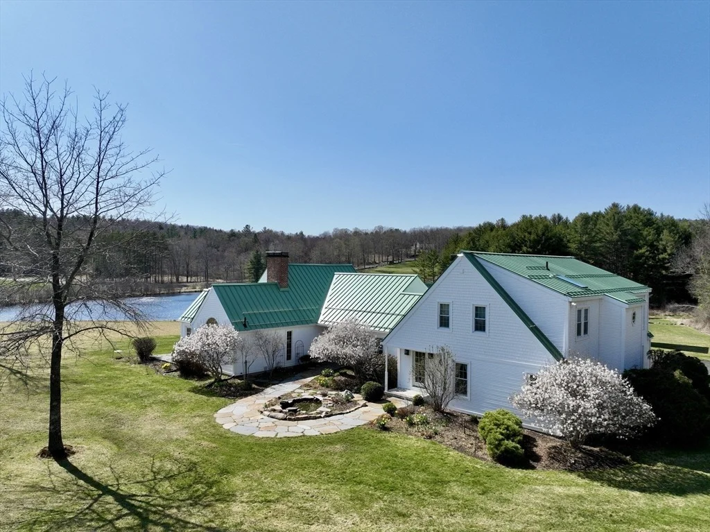 Photo of 398 Old Post Rd