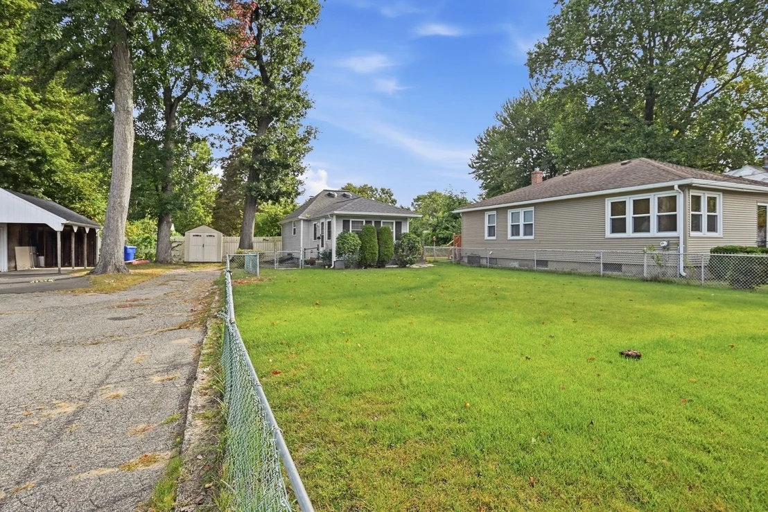 Photo of 215 Eddy St