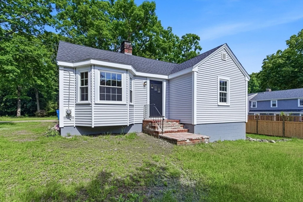 Photo of 95 Circle Dr