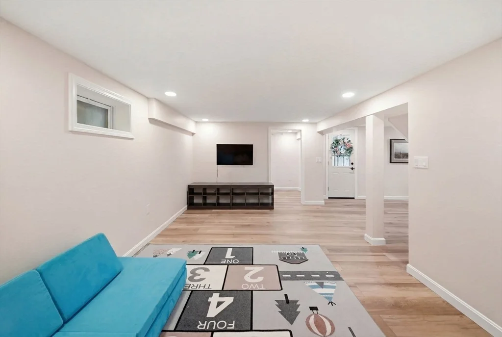 Photo of 5 Stanford Dr