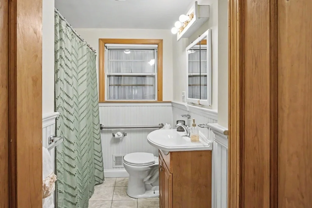 Photo of 29 Greenleaf Cir