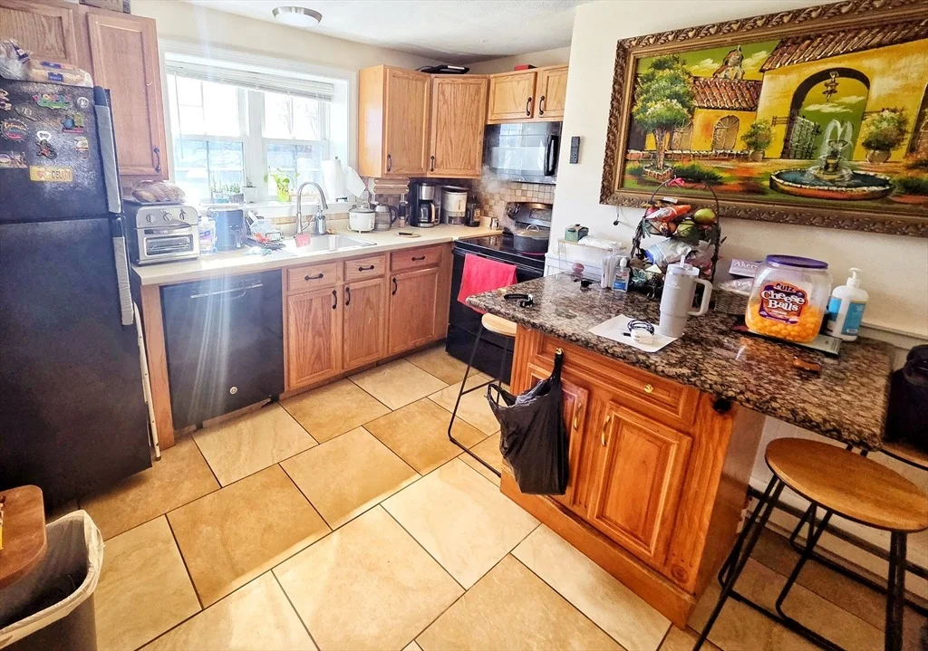 Photo of Unit B at 3 Maple Crest Cir