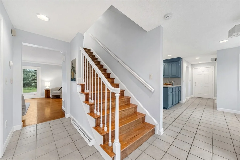 Photo of 4 Meadow Dr