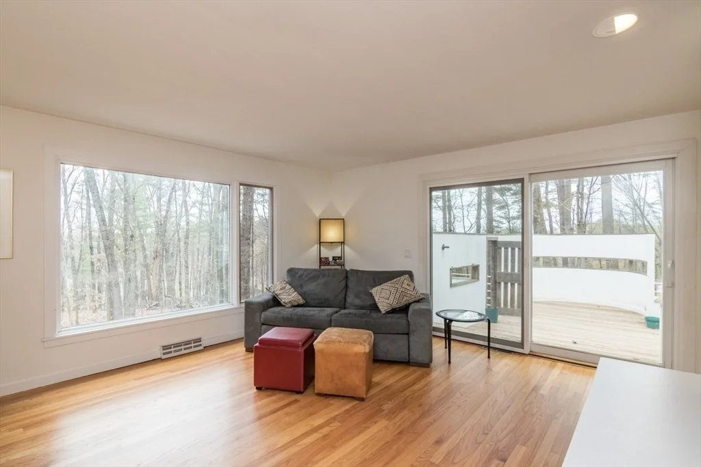 Photo of 43 Morgan Cir